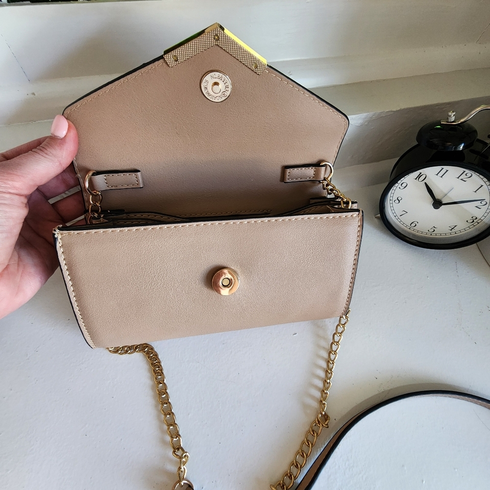 Urban Expressions Hester Crossbody Bag - Picture 4 of 5